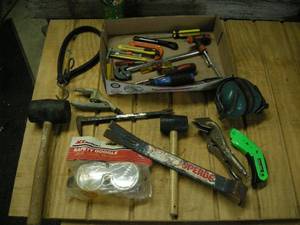 lot 39 image: Variety Hand Tools