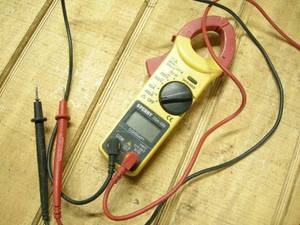 lot 42 image: Sperry DSA-500 Digisnap Clamp Meter