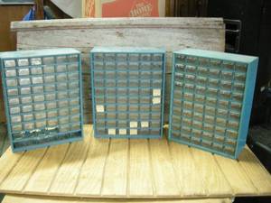 lot 47 image: 3 Organizer Drawer Cabinets