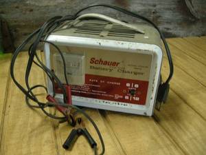 lot 50 image: Schauer B6612 Battery Charger