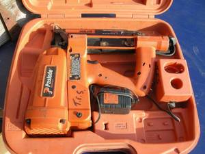 lot 4 image: Paslode Impulse Utility Stapler