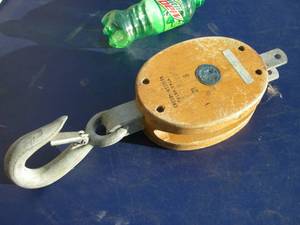 lot 13 image: Crosby-Western 218 Block Pulley with Hook