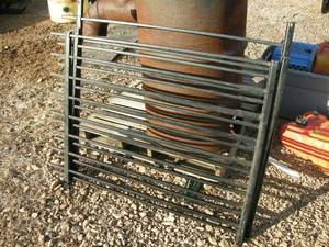 lot 72 image: 3 Metal Fence Panels