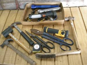 lot 74 image: Group Handtools, Hammers, Cutters, Flashlights