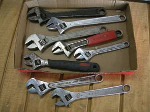 lot 76 image: 8 Adjustable Speed Wrenches