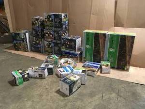 lot 47 image: Pallet with assorted outdoor lightning see pictures