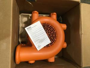 lot 49 image: Ridgid Pallet with assorted Shop Vacs see pictures open box