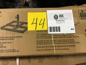 Steel Outdoor Patio Umbrella Base in Black&nbsp&nbspin good condition&nbsp