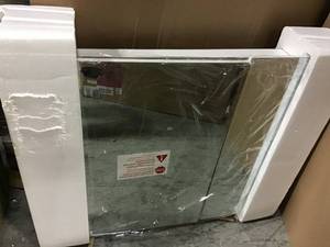 30 in. x 26 in. Frameless Recessed or Surface-Mount Bi-View Medicine Cabinet&nbsp&nbspin good condition&nbsp