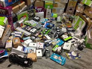 PALLET OF MIX MISC LED LIGHTING CUSTOMER RETURNS SEE PICTURES