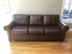 lot 2 image: Ethan Allen Leather Sofa