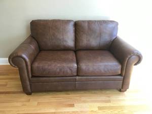 lot 3 image: Ethan Allen Leather Loveseat