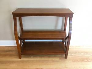 lot 7 image: Wooden Console Table