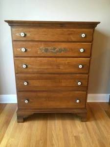 lot 11 image: Hitchcock 5-Drawer Chest of Drawers