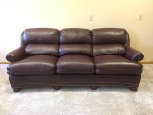 lot 33 image: Hancock & Moore Leather Sofa