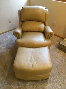 lot 36 image: Bradington Young Leather Armchair with Ottoman