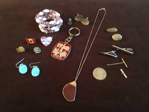 lot 59 image: Collection of Miscellaneous Jewelry