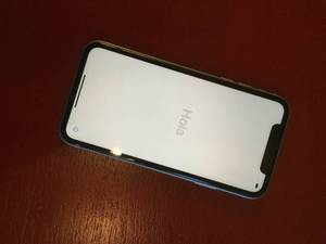 lot 64 image: Blue iPhone