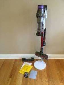 lot 72 image: Dyson V11 Outsize Vacuum