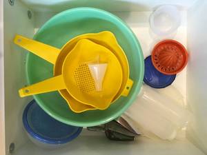 lot 81 image: Collection of Kitchen Items