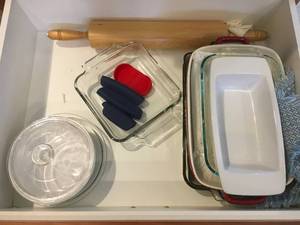 lot 83 image: Collection of Kitchen Items