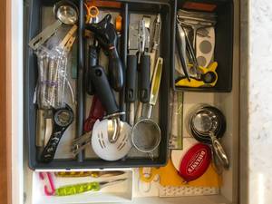 lot 85 image: Collection of Kitchen Items