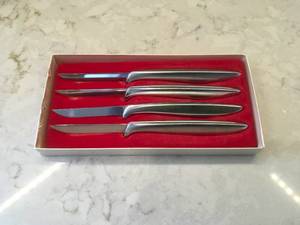 lot 90 image: Gerber Knife Set