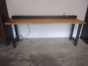 lot 119 image: Gladiator Work Bench & Craftsman Vise