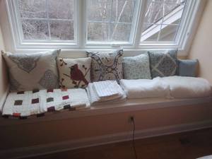 lot 105 image: Collection of Linens and Pillows