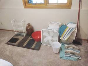 lot 111 image: Collection of Home Dcor