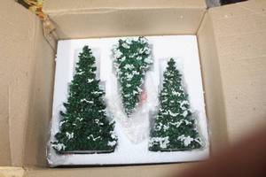 lot 103 image: Lot of (3) Christmas Tree Figurines