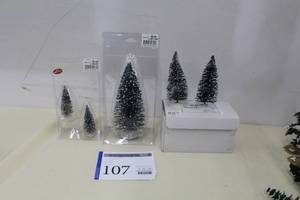 lot 107 image: Lot of (5) Christmas Tree Figurines