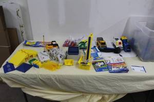 lot 8 image: Lot of (3) Rokenbok RC Monorail, Start Set, Lift & Load Rail Tower I