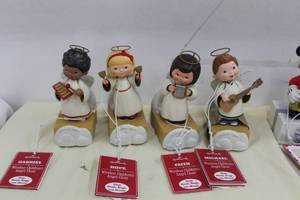lot 6 image: Lot of (4) Hallmark Christmas Pageant Wireless Childrens Angel Choir - Gabriel, Hope, Faith, Michael