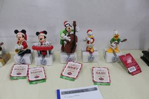 lot 3 image: Lot of (5) Hallmark Disney Wireless Band - Mickey, Goofy, Donald, Daisy, Minnie