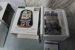 lot 18 image: Department 56 Chez Monet from The Heritage Village Collection Christmas In The City Series #56.58938