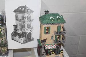 lot 34 image: Department 56 Little Italy Ristorante from The Heritage Village Collection Christmas In The City Series