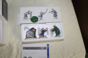 lot 30 image: Department 56 Welcome Home from The Heritage Village Collection #5533-6