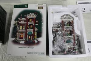 lot 40 image: Department 56 Downtown Radios & Phonographs from The Heritage Village Collection Christmas In The City Series #56.59259