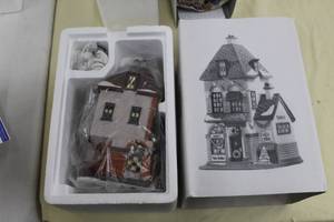 lot 66 image: Department 56 Potters Tea Seller from The Heritage Village Collection Christmas In The City Series #5880-7