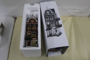lot 65 image: Department 56 Beekman House from The Heritage Village Collection Christmas In The City Series #58877