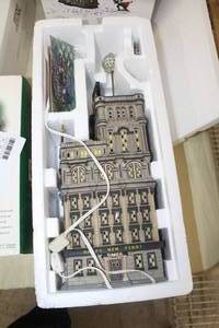 lot 71 image: Department 56 The Times Tower Times Square 2000 Special Edition Gift Set