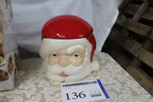 lot 136 image: Santa Claus Ceramic Cookie Jar