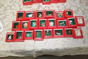 lot 195 image: Lot of (22) Hallmark Keepsake Miniature Ornament