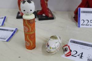 lot 224 image: Lot of (2) Boy Statue Oriental Decorative Art, The Cosmopolitan Valentine F. Morozoff Decorative Egg Candy Dish