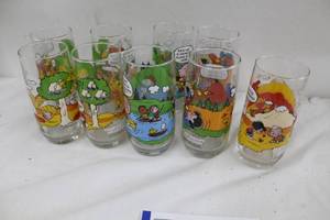 lot 215 image: Lot of (9) Camp Snoopy Collection Collectible Glasses