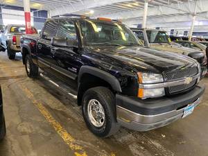 lot 5 image: 2004 Chevrolet Silverado 2500HD LT 4x4 Duramax