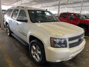 lot 9 image: 2011 Chevrolet Suburban LTZ 4x4