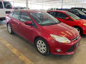 lot 10 image: 2012 Ford Focus SE