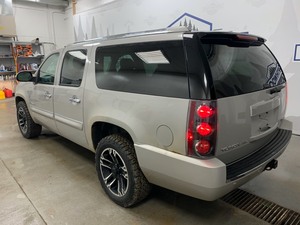 2007 GMC Yukon AWD -No Reserve-